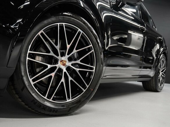 2026 Porsche Cayenne Coupé III Рестайлинг, чёрный - вид 6