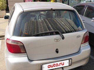 2000 Toyota Vitz I (P10), серебристый, 370000 рублей, вид 2