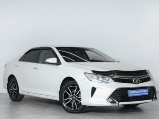 2016 Toyota Camry VII (XV50) Рестайлинг, белый, 1899000 рублей, вид 1