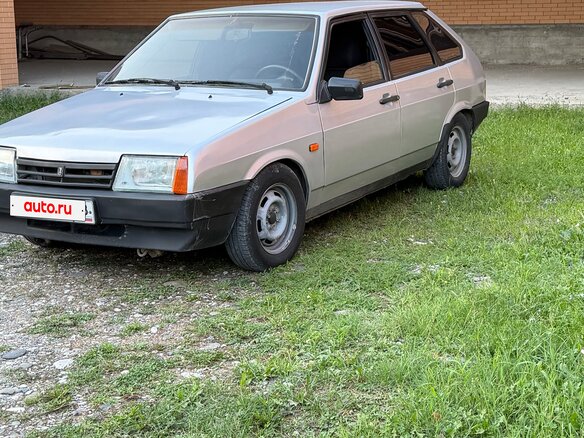2002 Lada (ВАЗ) 21093i, серебристый, 155000 рублей