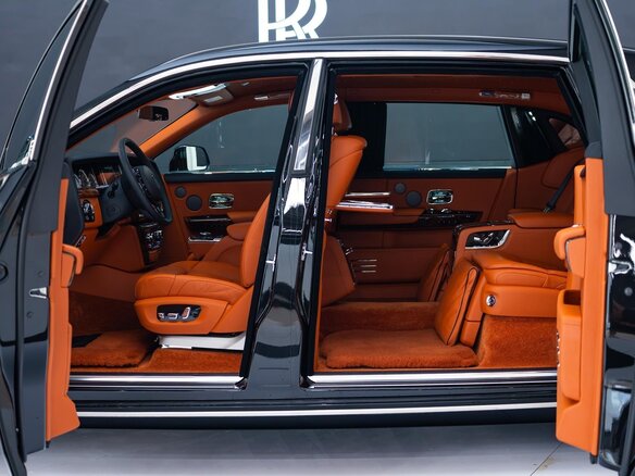 2023 Rolls-Royce Phantom Extended VIII Рестайлинг (Series II), чёрный, 48000000 рублей - вид 17