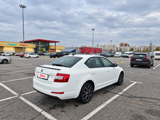 2016 Skoda Octavia III (A7), белый, 1600000 рублей, вид 3