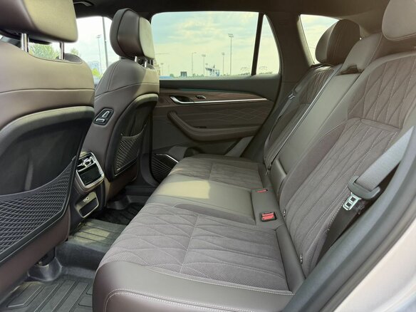 2026 Geely Monjaro I Рестайлинг 2 (China Market), серый, 4200000 рублей - вид 33