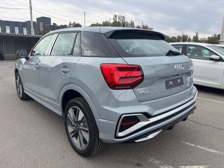 2026 Audi Q2 L 35 TFSI I Рестайлинг, серый, 3300000 рублей, вид 3