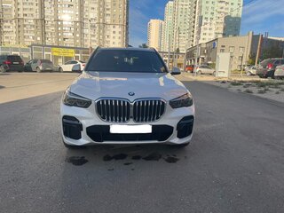 2021 BMW X5 40i IV (G05/G18), белый, 8700000 рублей, вид 2