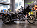 2023 Harley-Davidson Road Glide 3, чёрный, 3790000 рублей - вид 2