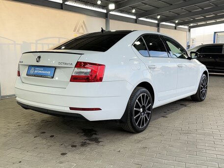2017 Skoda Octavia III (A7) Рестайлинг, белый, 1599000 рублей, вид 5