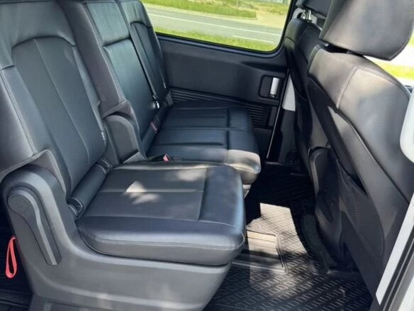 2023 Hyundai Staria I, белый, 4650000 рублей - вид 16