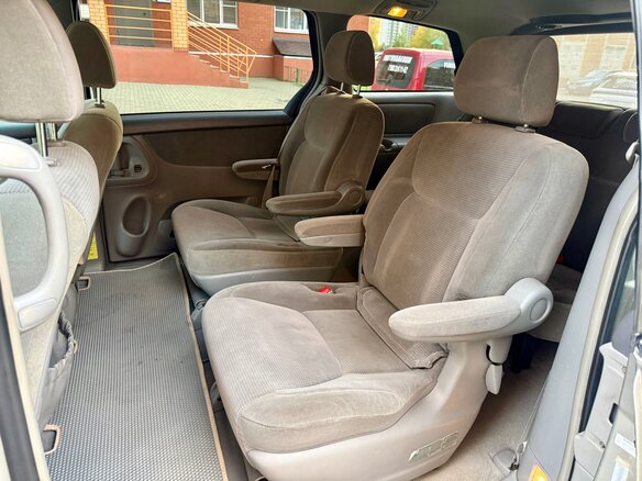 2004 Toyota Sienna II, серый, 1185000 рублей - вид 13
