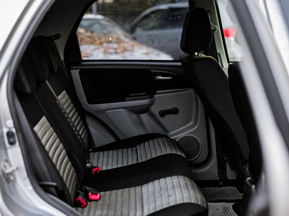 2010 Suzuki SX4 I (Classic) Рестайлинг, серебристый, 649000 рублей - вид 9