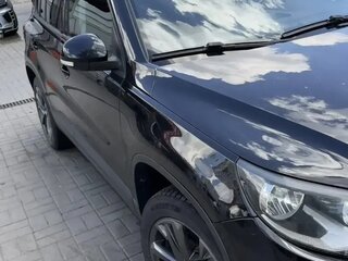 2014 Volkswagen Tiguan I Рестайлинг, чёрный, 1300000 рублей, вид 1