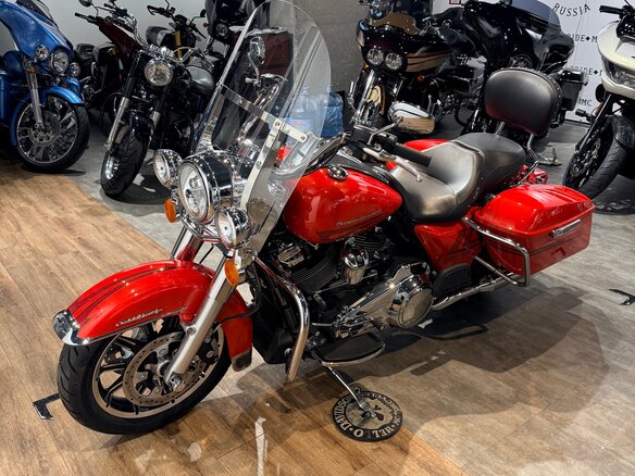 2017 Harley-Davidson Road King, красный, 1899000 рублей - вид 4