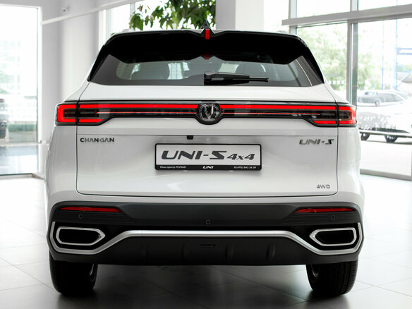 2026 Changan UNI-S I Рестайлинг, белый - вид 5
