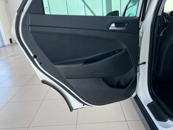 2018 Hyundai Tucson III Рестайлинг, белый, 2250000 рублей - вид 20