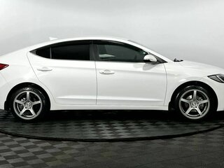 2017 Hyundai Elantra VI (AD), белый, 1650000 рублей, вид 5