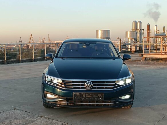 2021 Volkswagen Passat B8 Рестайлинг, синий, 2399000 рублей - вид 1