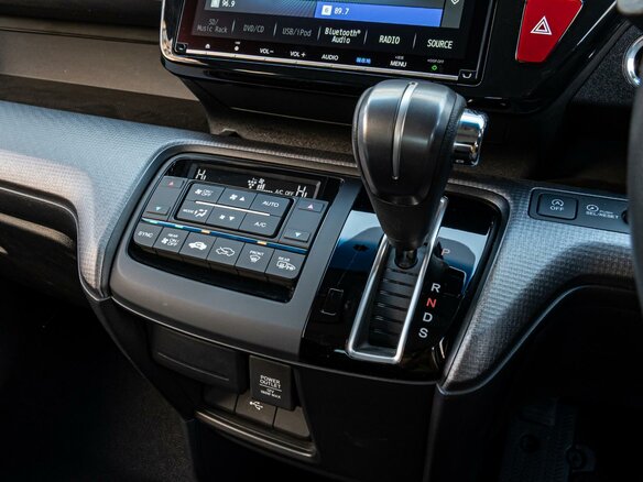 2021 Honda Stepwgn Spada V Рестайлинг, красный, 2650000 рублей - вид 13