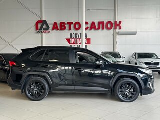 2022 Toyota RAV4 V (XA50), чёрный, 4200000 рублей, вид 4
