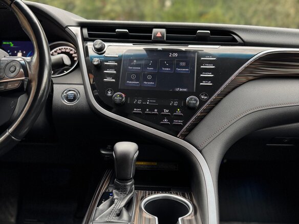 2018 Toyota Camry VIII (XV70), синий, 2850000 рублей - вид 9