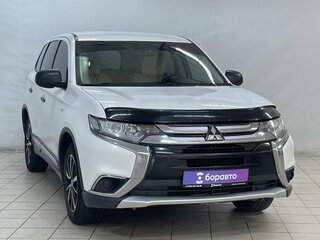 2017 Mitsubishi Outlander III Рестайлинг 2, белый, 1479000 рублей, вид 2