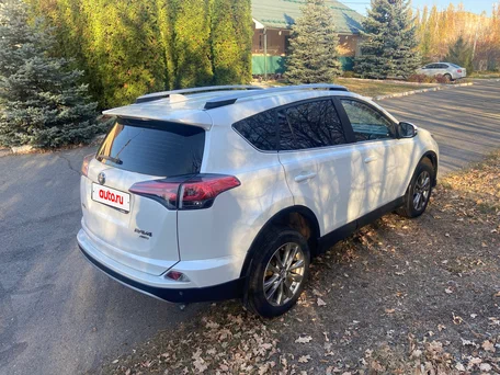 2018 Toyota RAV4 IV (XA40) Рестайлинг, белый, 2500000 рублей, вид 4