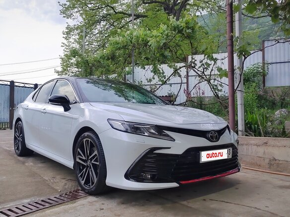 2021 Toyota Camry VIII (XV70) Рестайлинг, белый, 3050000 рублей - вид 5