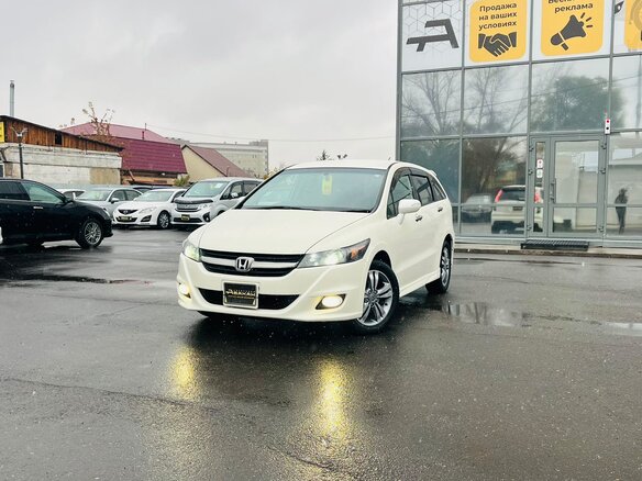 2010 Honda Stream II Рестайлинг, белый, 1279000 рублей