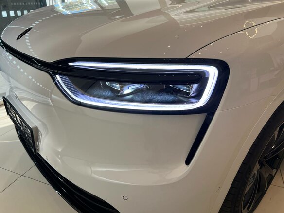 2026 Aito M7 53.4 kWh II, белый, 9390000 рублей - вид 2