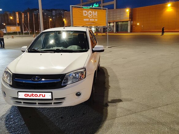 2013 Lada (ВАЗ) Granta I, белый, 450000 рублей - вид 18