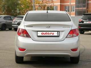 2014 Hyundai Solaris I, серебристый, 750000 рублей, вид 2