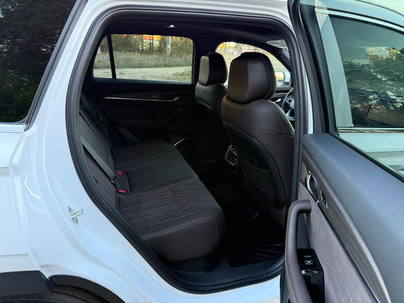 2026 Geely Monjaro (Xingyue L) I Рестайлинг 2 (China Market), белый, 4180000 рублей - вид 19