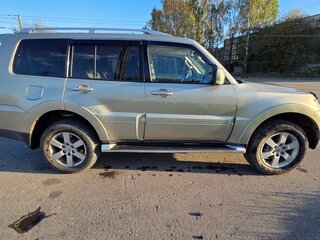 2007 Mitsubishi Pajero IV, бежевый, 1520000 рублей, вид 3