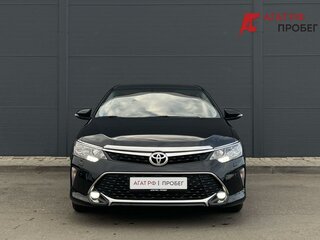 2017 Toyota Camry VII (XV50) Рестайлинг, чёрный, 2050000 рублей, вид 2