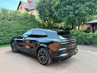 2026 Porsche Cayenne Electric IV, чёрный, 24000000 рублей, вид 4
