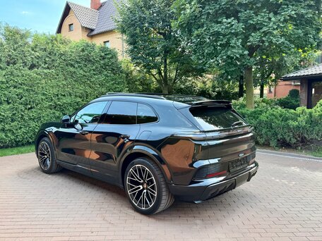 2026 Porsche Cayenne Electric IV, чёрный, 24000000 рублей, вид 4
