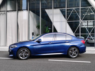 2022 BMW 1 серии 120i III (F52) Рестайлинг, синий, 1680000 рублей, вид 3