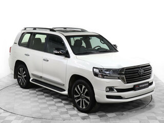 2017 Toyota Land Cruiser 200 Series Рестайлинг 2, белый, 8100000 рублей, вид 3