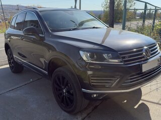 2016 Volkswagen Touareg II Рестайлинг, чёрный, 3500000 рублей, вид 2