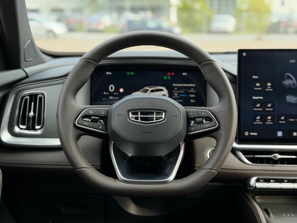 2026 Geely Monjaro I Рестайлинг 2 (China Market), чёрный, 4200000 рублей - вид 21