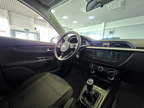 2017 Kia Rio X-Line IV, серебристый, 1380000 рублей - вид 13