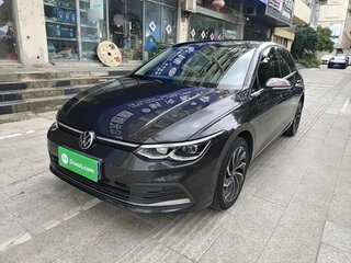 2023 Volkswagen Golf VIII, чёрный, 1680004 рублей, вид 1