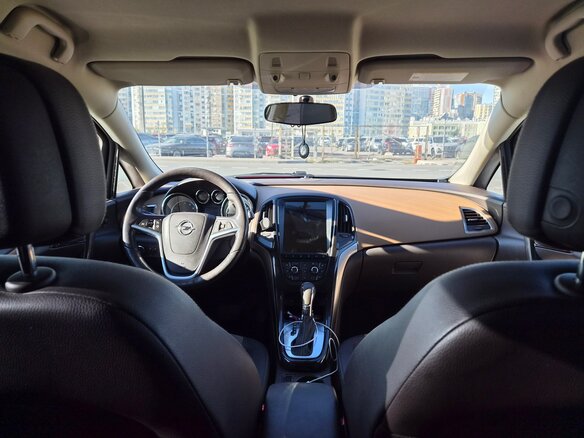 2014 Opel Astra J Рестайлинг, чёрный, 850000 рублей - вид 9