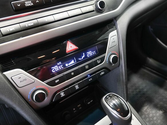 2018 Hyundai Elantra VI (AD), белый, 1319900 рублей - вид 18