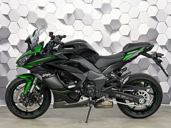 2023 Kawasaki Ninja 1000 SX, чёрный, 1377000 рублей - вид 3