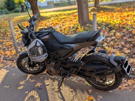 2022 Husqvarna Svartpilen 401, чёрный, 480000 рублей, вид 2