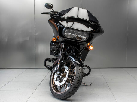 2022 Harley-Davidson Road Glide, чёрный, 3590314 рублей, вид 2