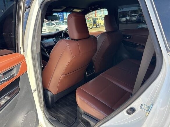 2018 Toyota Harrier III (XU60) Рестайлинг, белый, 2390000 рублей - вид 16