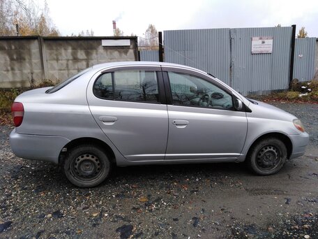 2001 Toyota Platz, серебристый, 245000 рублей, вид 4