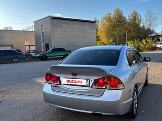 2008 Honda Civic VIII Рестайлинг, серебристый, 750000 рублей, вид 1