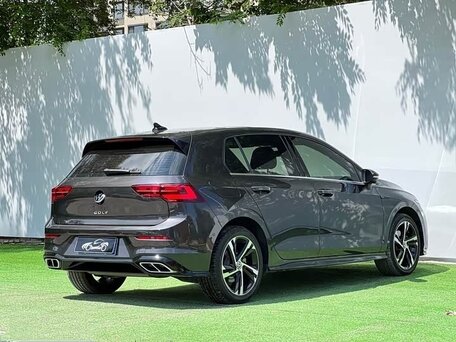 2022 Volkswagen Golf VIII, чёрный, 1850000 рублей, вид 5